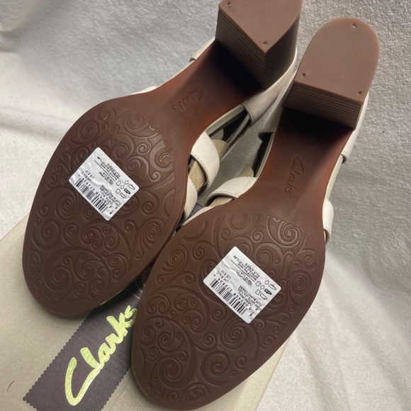 Clarks - Picture 8 of 10